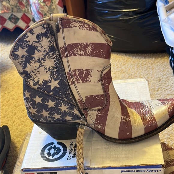 Stylish Multicolor Ankle Boots - Picture 3 of 3